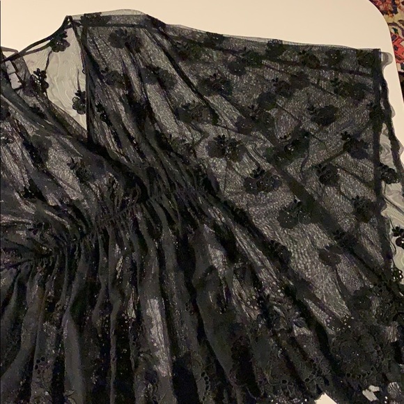 Lace bat winged blouse - Picture 4 of 4